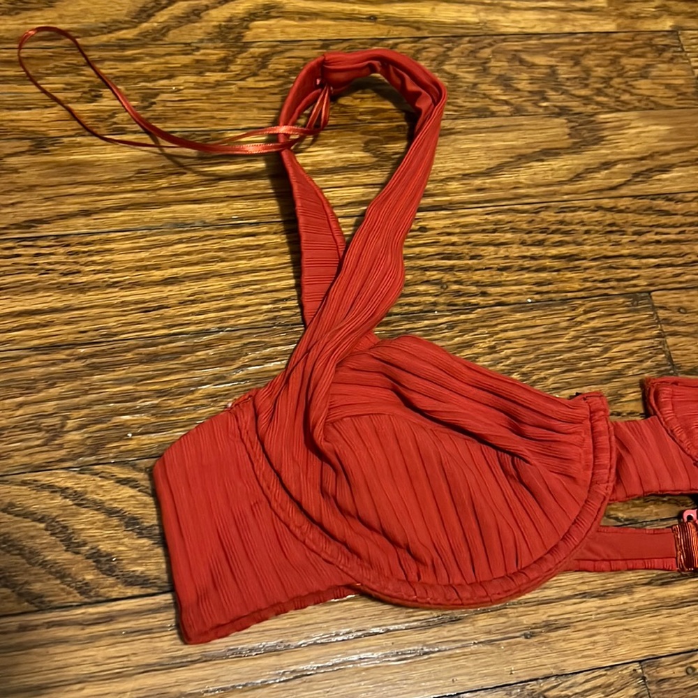 Bikini - Picture 2 of 5